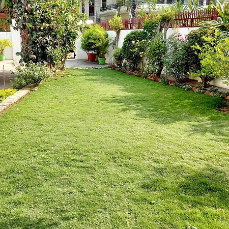 Garden View Residency Acomodação com café da manhã Lucknow Exterior foto